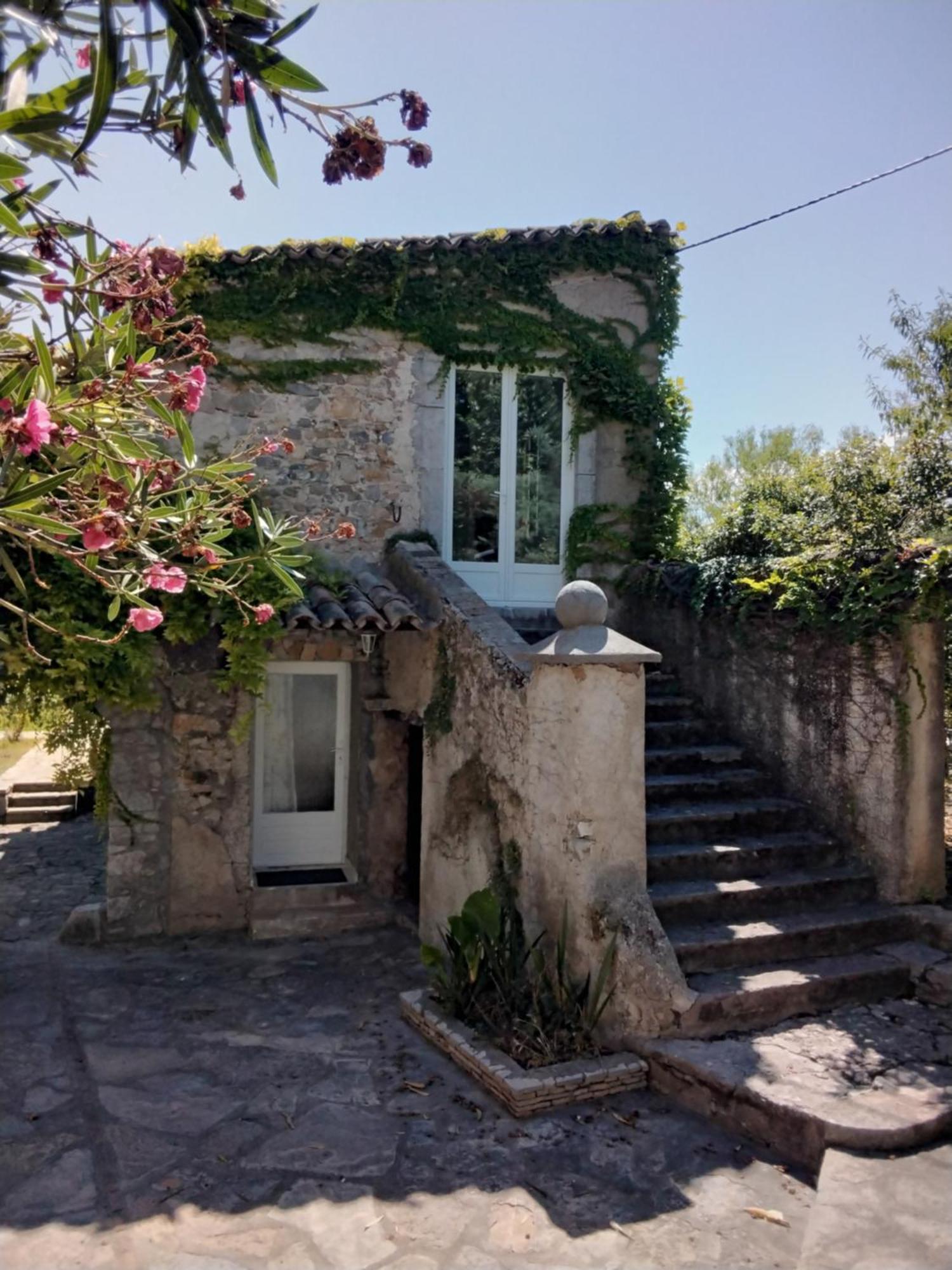 Le Domaine Du Soulier -Gite Et Chambres D'Hotes - La Maison Du Gardien Tornac Zewnętrze zdjęcie